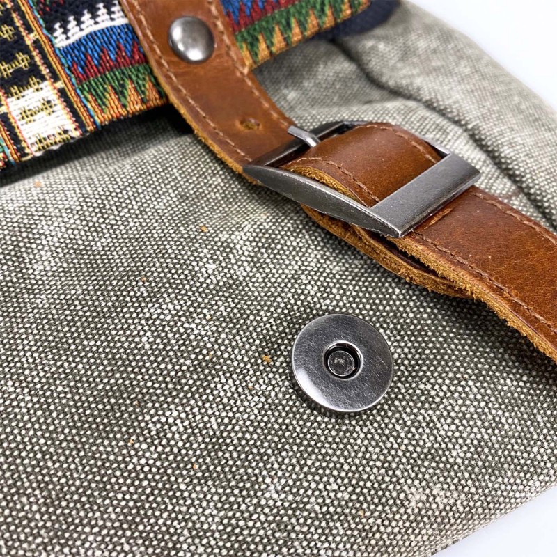 Женская сумка через плечо Aeon с орнаментом хаки - 11 фото