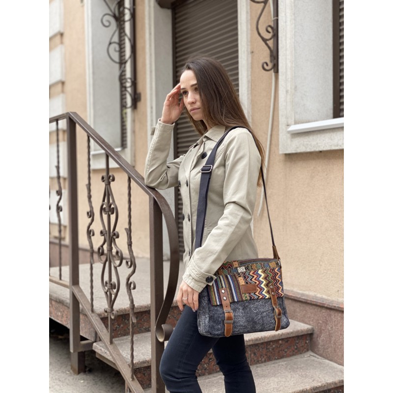 Жіноча сумка через плече Aeon з орнаментом графітова - 3 фото