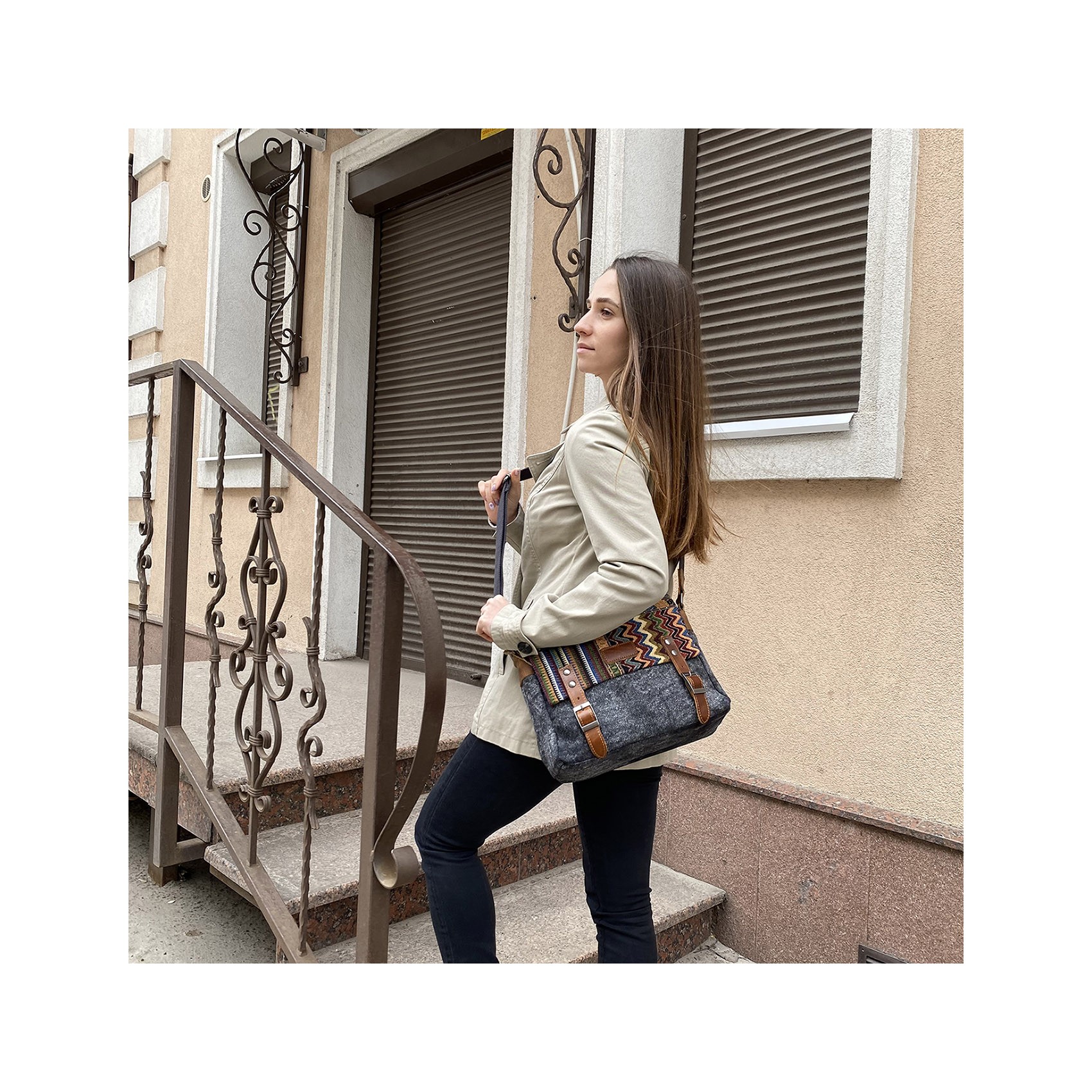 Жіноча сумка через плече Aeon з орнаментом графітова