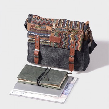 Жіноча сумка через плече Aeon з орнаментом графітова фото