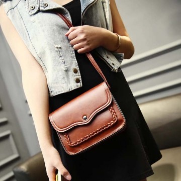 Женская сумка-клатч Barbara коричневая фото