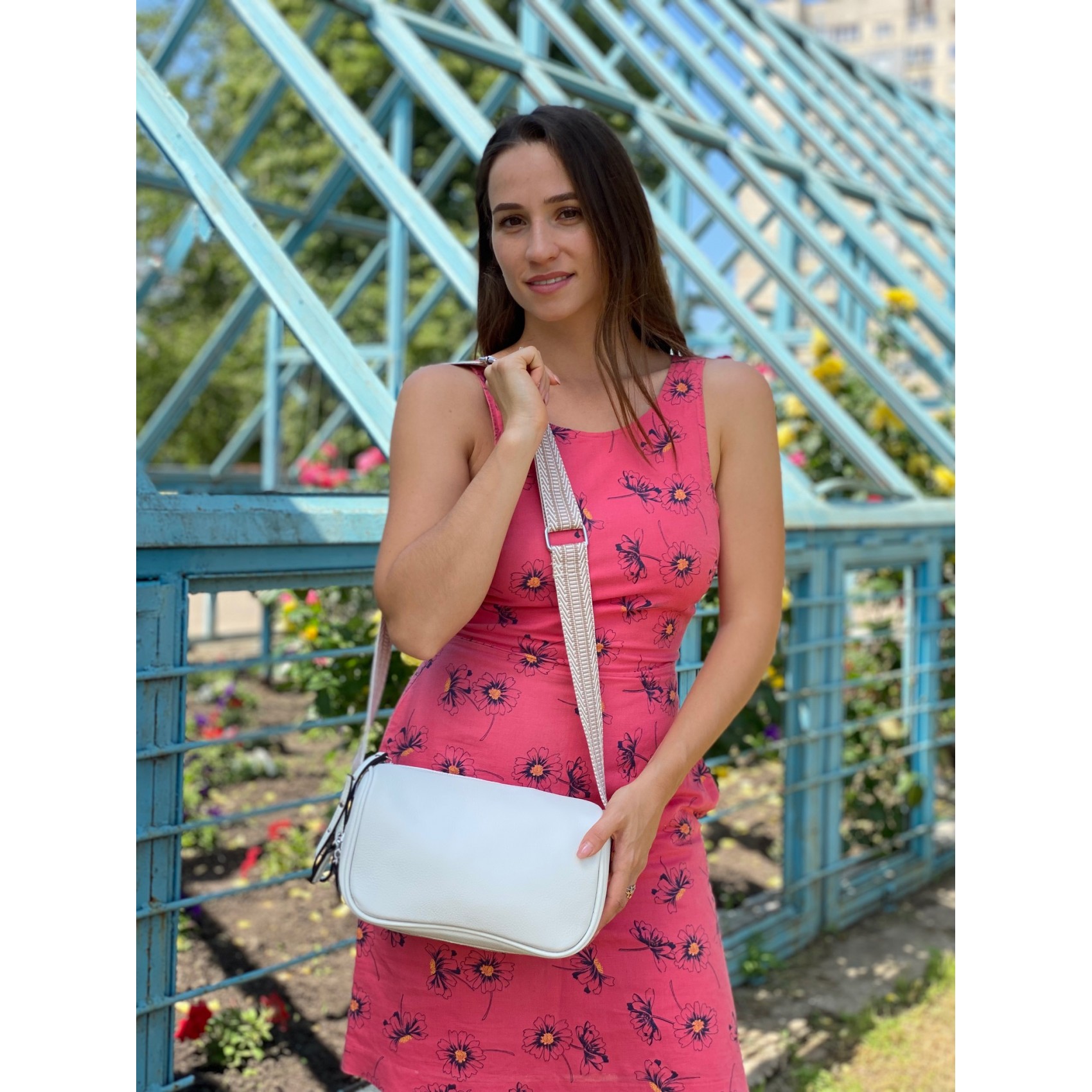 Женская кожаная сумка на плечо Diana белая