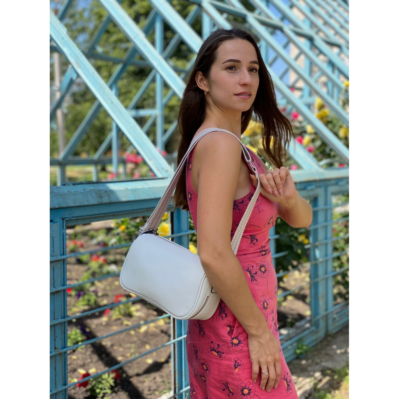 Женская кожаная сумка на плечо Diana белая