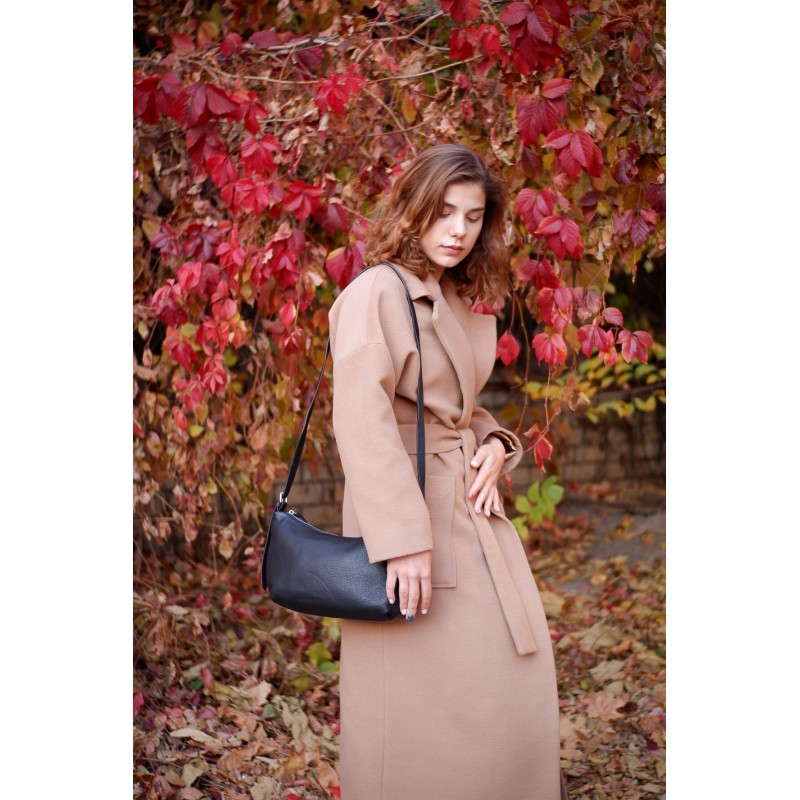 Женская кожаная сумка хобо Monica черная - 4 фото