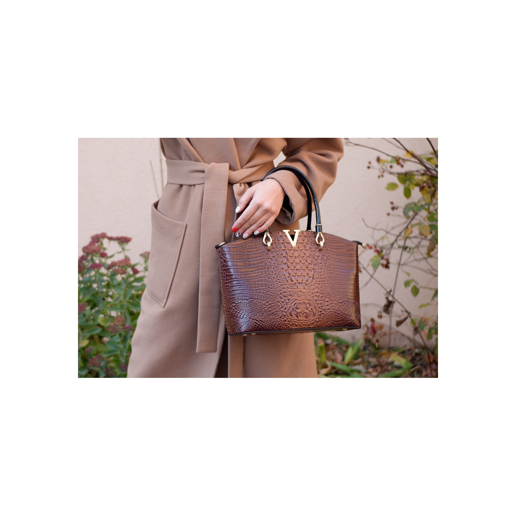 Женская классическая сумка Inessa коричневая