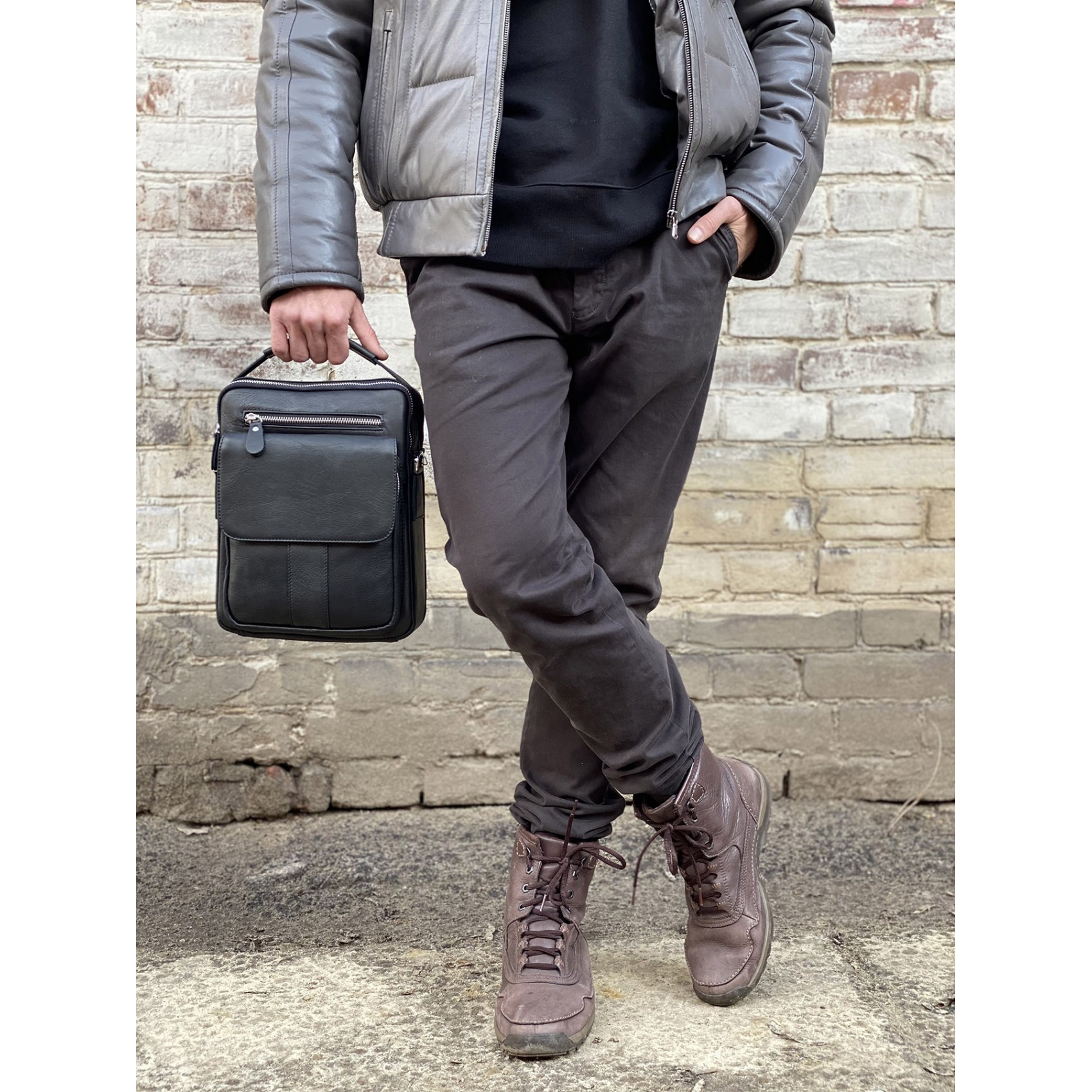 Мужская кожаная сумка Louis через плечо черная