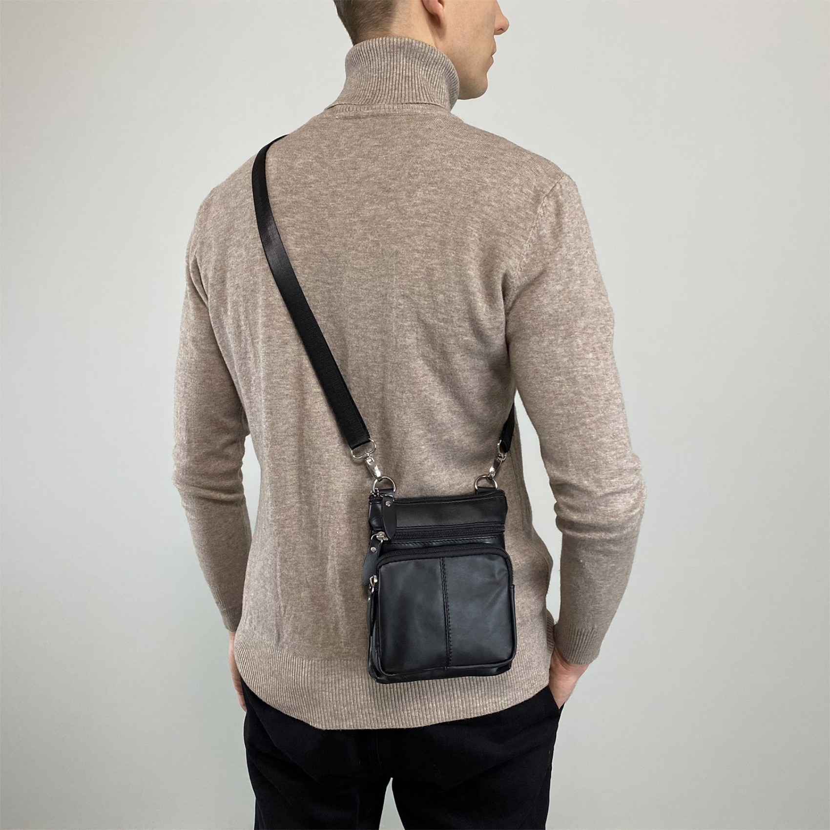 Чоловіча шкіряна сумка-барсетка Wilson через плече чорна