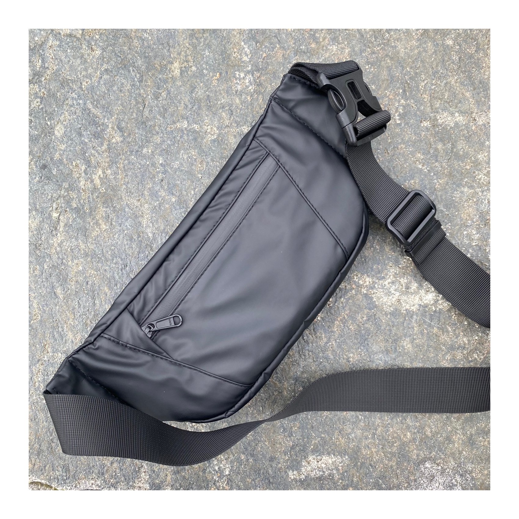 Сумка бананка на пояс черная Street