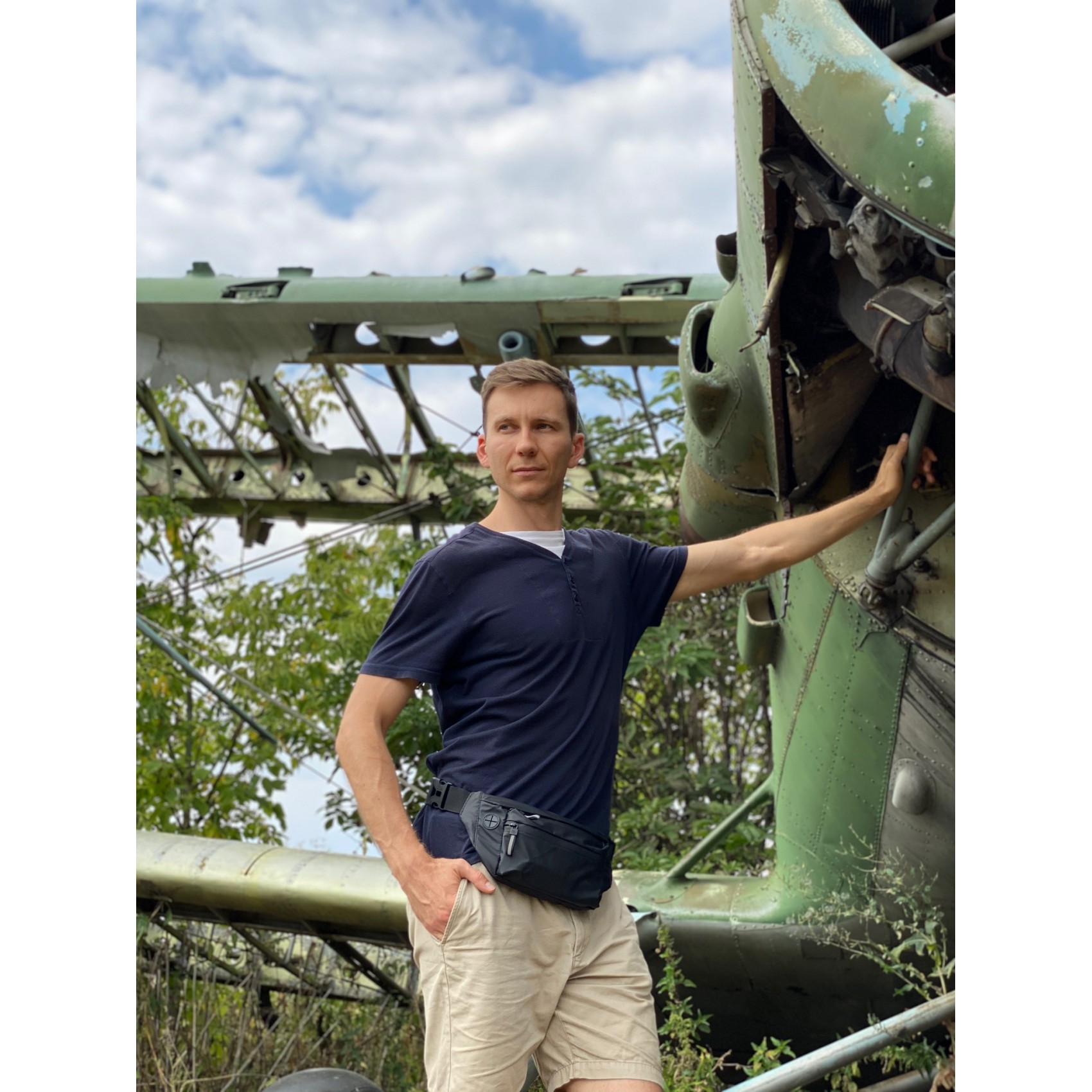 Сумка бананка на пояс черная Street