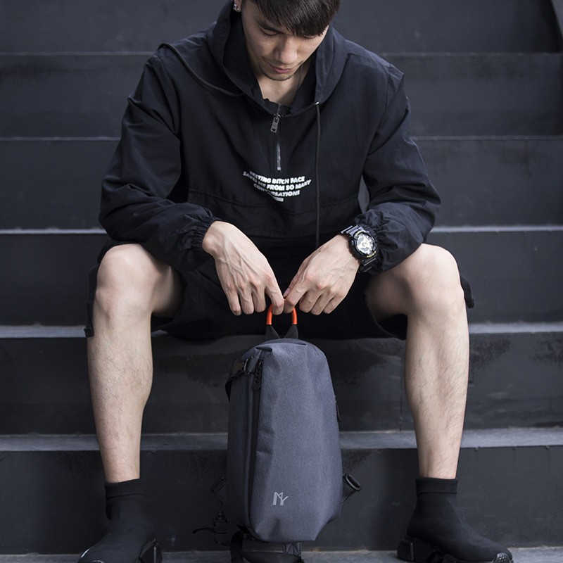 Мужская сумка-рюкзак слинг MY на одно плечо графит - 9 фото