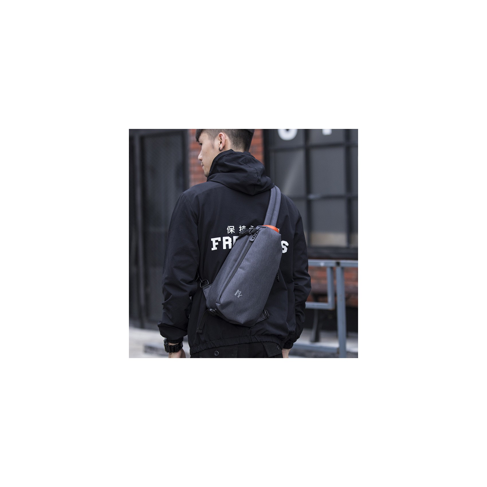 Чоловіча сумка-рюкзак слінг MY на одне плече графіт