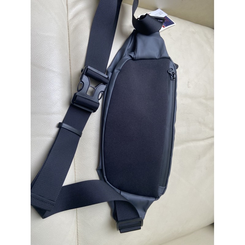 Сумка бананка на пояс сіра Vincent - 8 фото