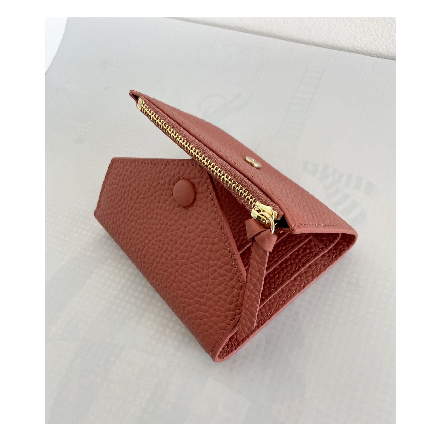 Жіночий шкіряний гаманець Ellie кораловий