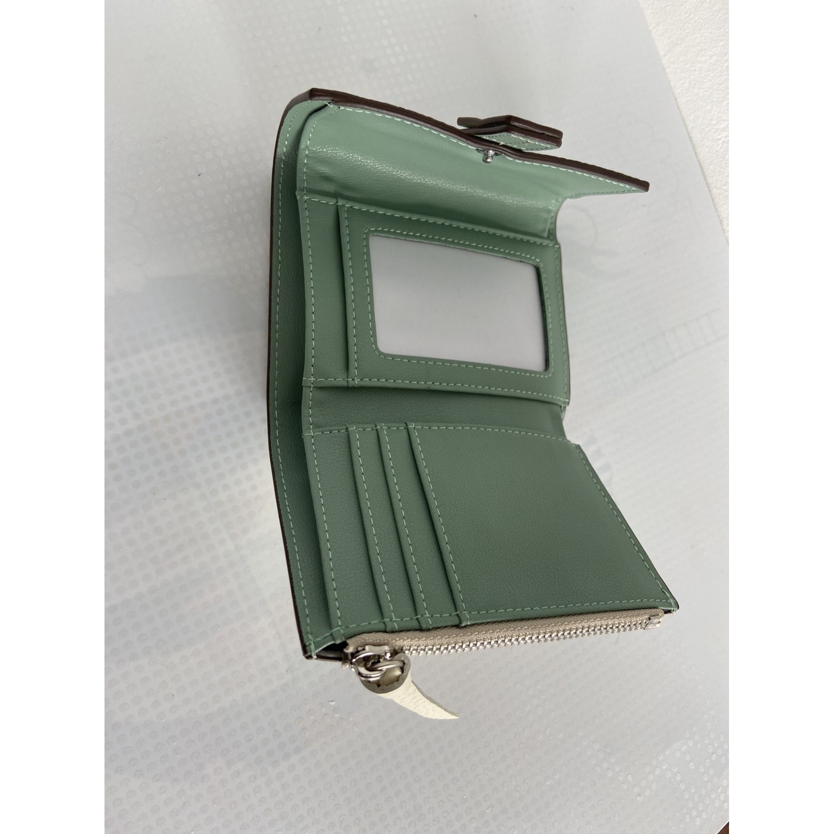 Жіночий шкіряний гаманець Rachel білий