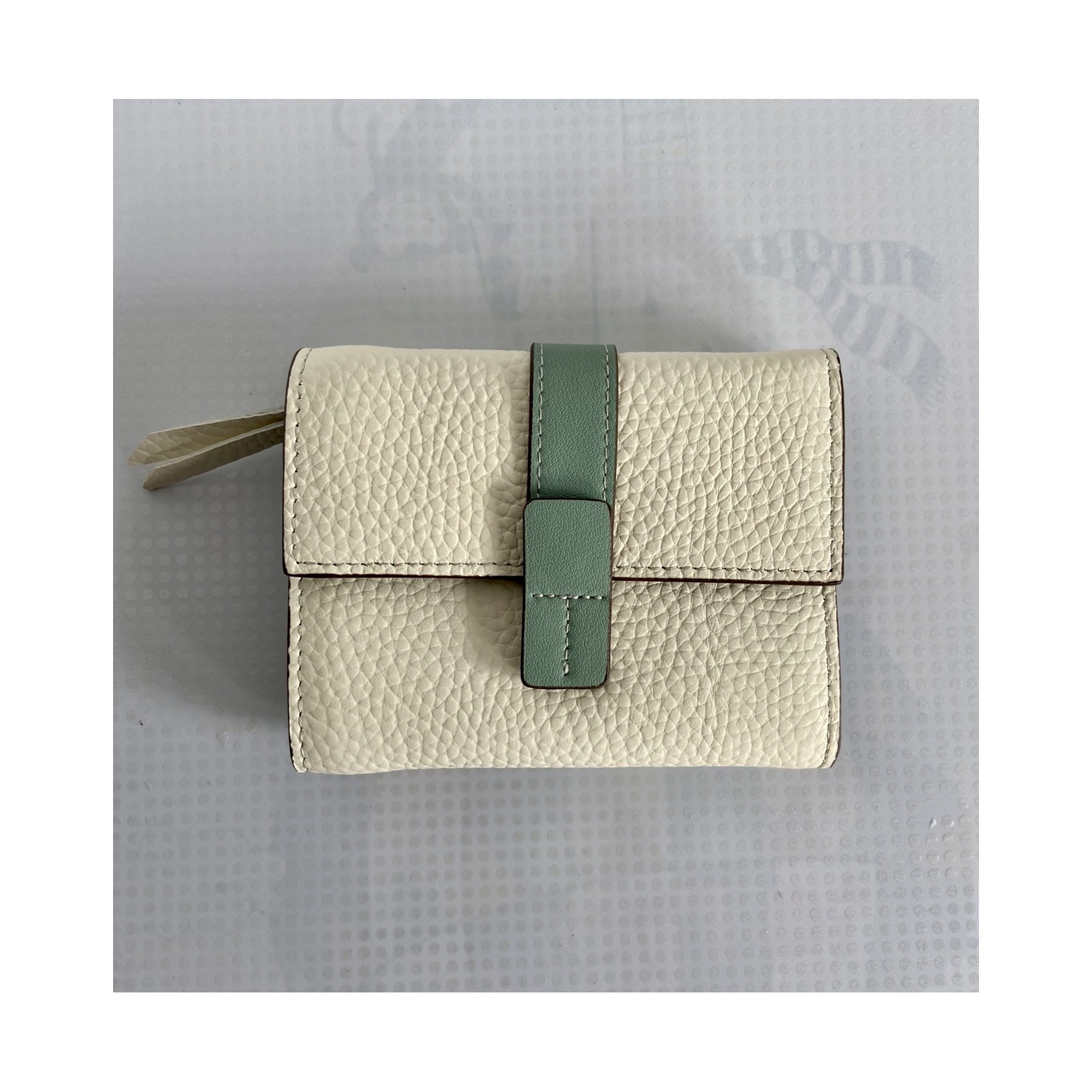 Жіночий шкіряний гаманець Rachel білий