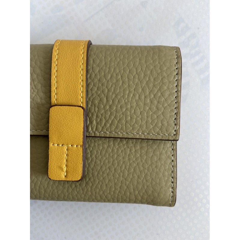 Жіночий шкіряний гаманець Rachel фісташковий - 18 фото