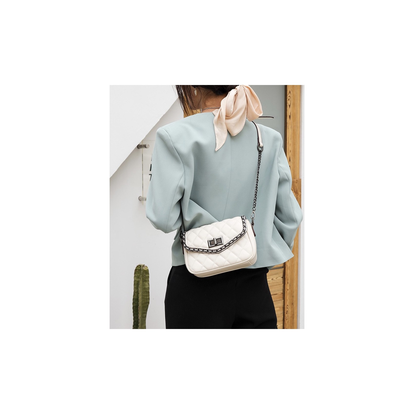 Женская сумка-клатч Beverly белая