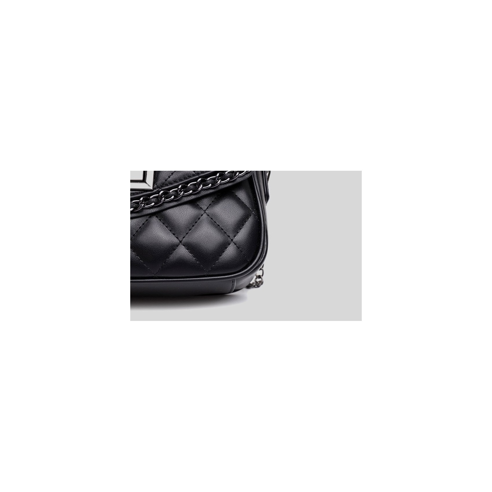 Жіноча сумка-клатч Beverly чорна