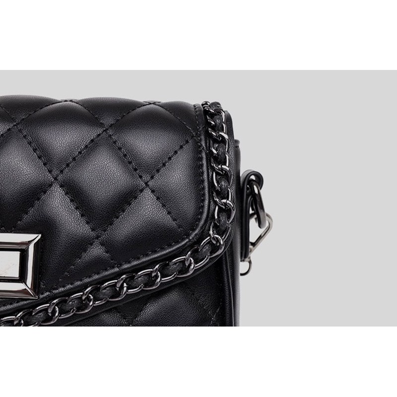 Жіноча сумка-клатч Beverly чорна - 14 фото