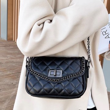 Женская сумка-клатч Beverly черная фото