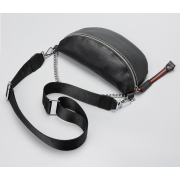 Жіноча шкіряна сумка бананка на плече Maureen чорна фото