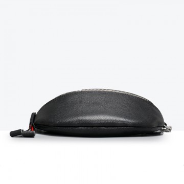 Жіноча шкіряна сумка бананка на плече Maureen чорна фото