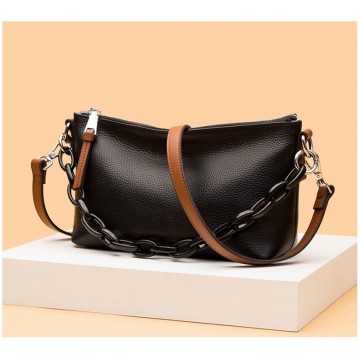 Жіноча шкіряна сумка через плече Molly чорна фото
