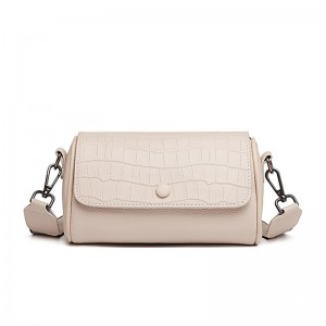 Жіноча шкіряна сумка-клатч Alison молочна