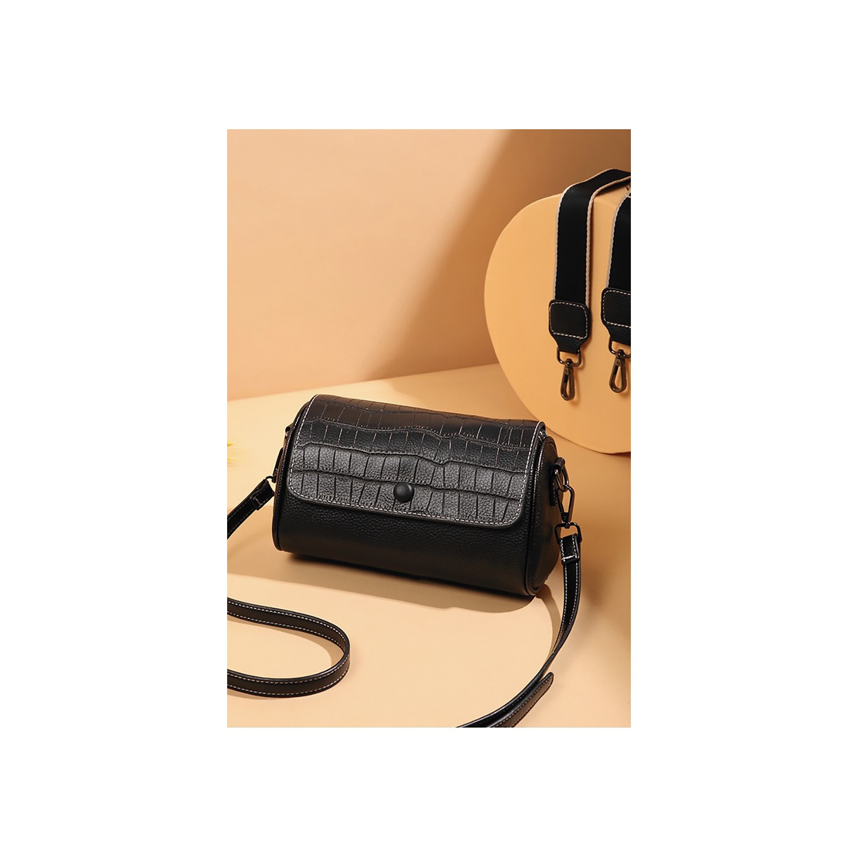 Женская кожаная сумка-клатч Alison черная