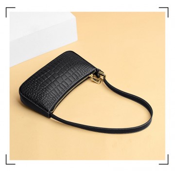 Женская кожаная сумка Ella черная фото