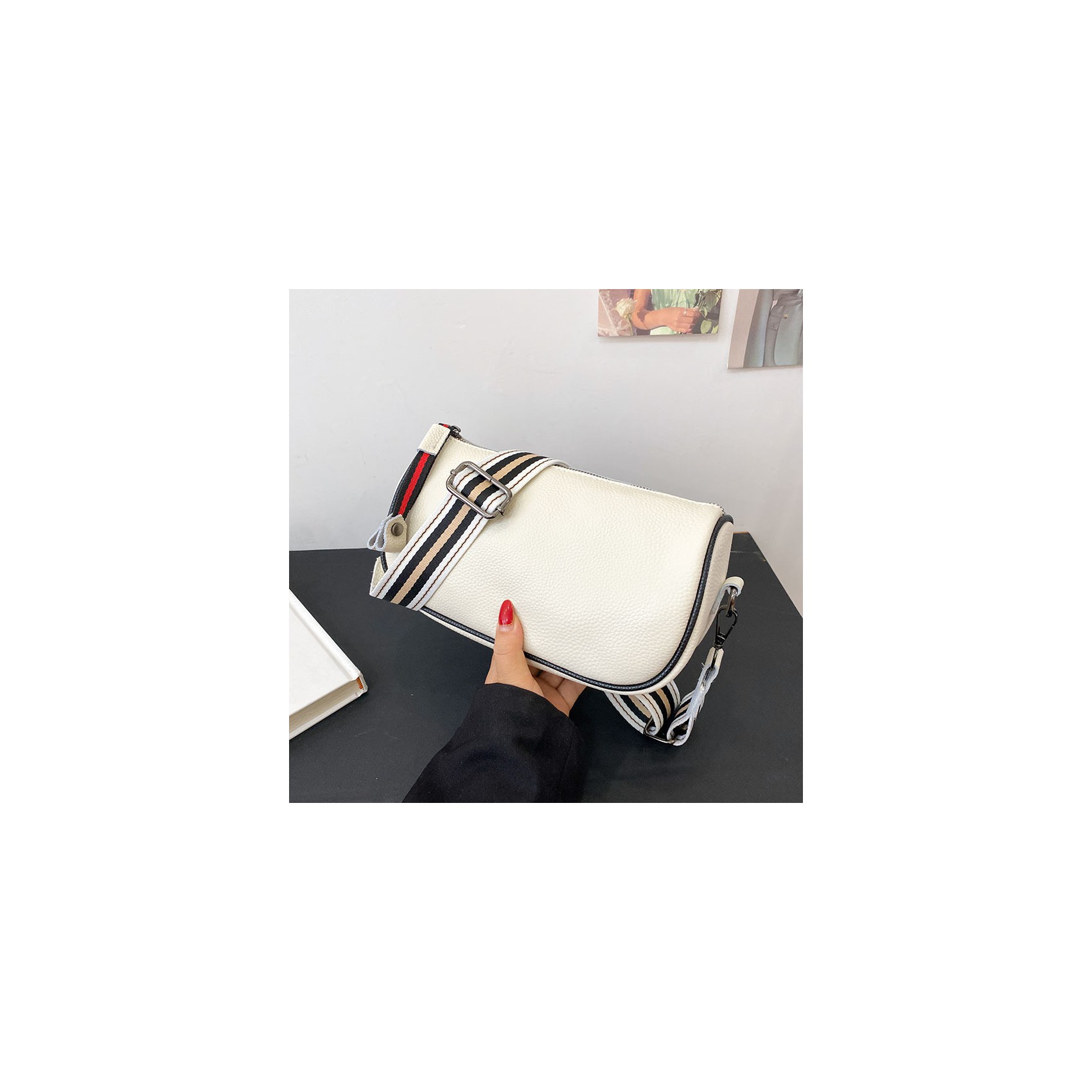 Женская кожаная сумка Alice белая