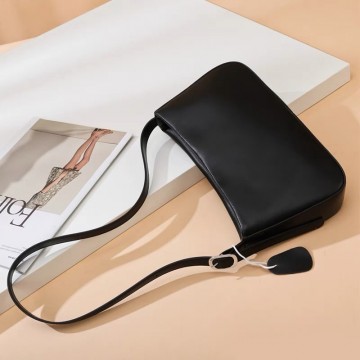 Жіноча шкіряна сумка Julia чорна фото