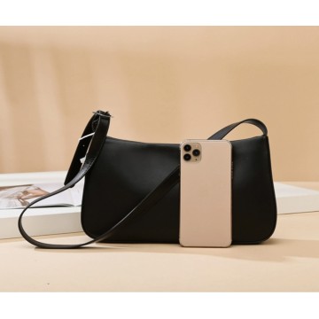 Жіноча шкіряна сумка Julia чорна фото