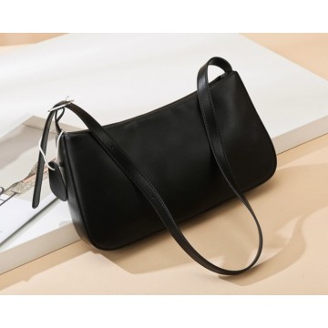 Жіноча шкіряна сумка Julia чорна фото