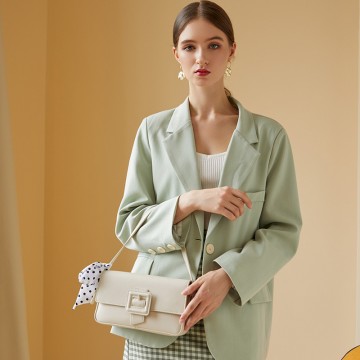 Женская сумка-клатч Katie молочная фото