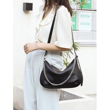 Женская кожаная сумка хобо Donna черная фото