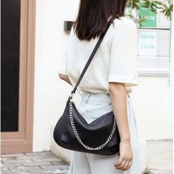 Жіноча шкіряна сумка хобо Donna чорна фото