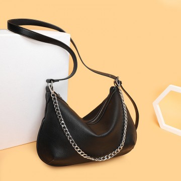 Женская кожаная сумка хобо Donna черная фото