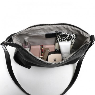 Женская кожаная сумка хобо Donna черная фото