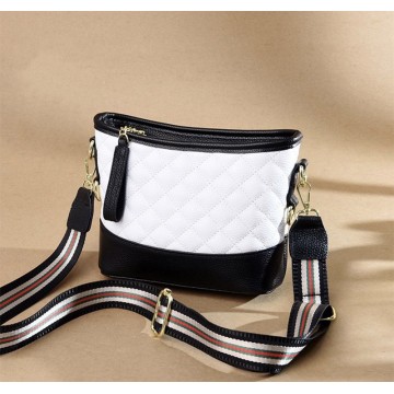 Женская кожаная сумка Janice черно-белая фото