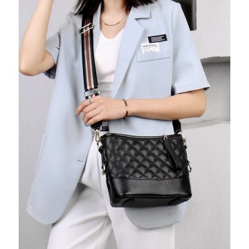 Женская кожаная сумка Janice черная фото