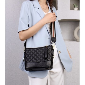 Женская кожаная сумка Janice черная фото