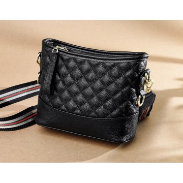 Жіноча шкіряна сумка Janice чорна фото