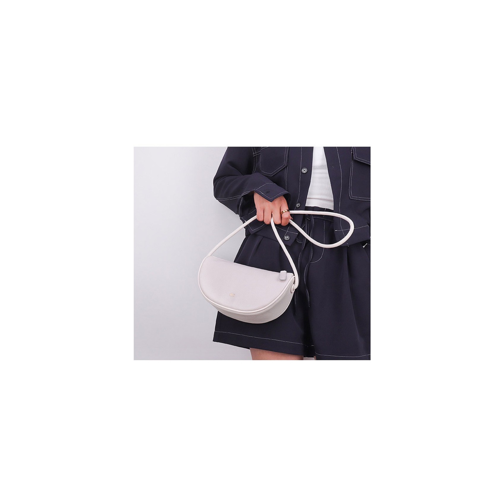 Жіноча шкіряна сумка Megan молочна