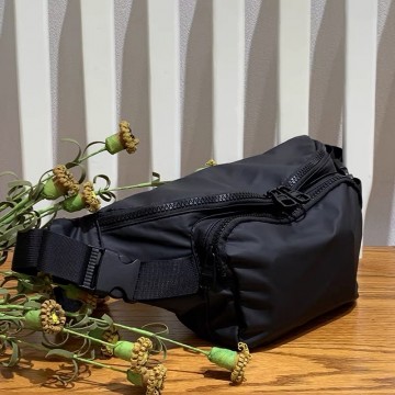 Сумка бананка на пояс чорна Jerome фото