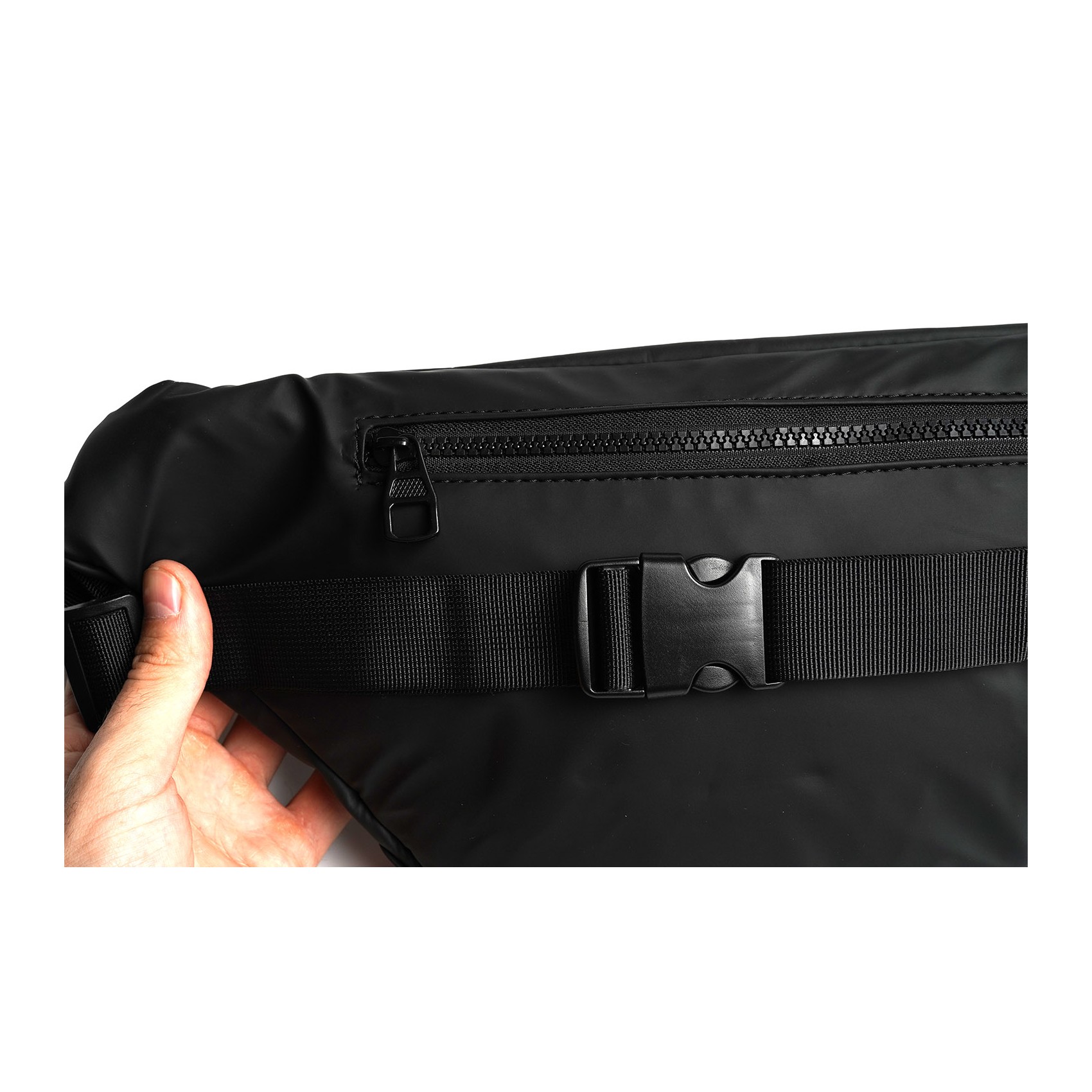 Сумка бананка на пояс чорна Jerome