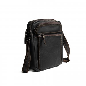 Мужская кожаная сумка Douglas через плечо черная