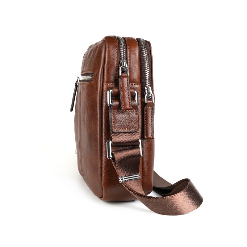 Мужская кожаная сумка Derek через плечо коричневая - 2 фото