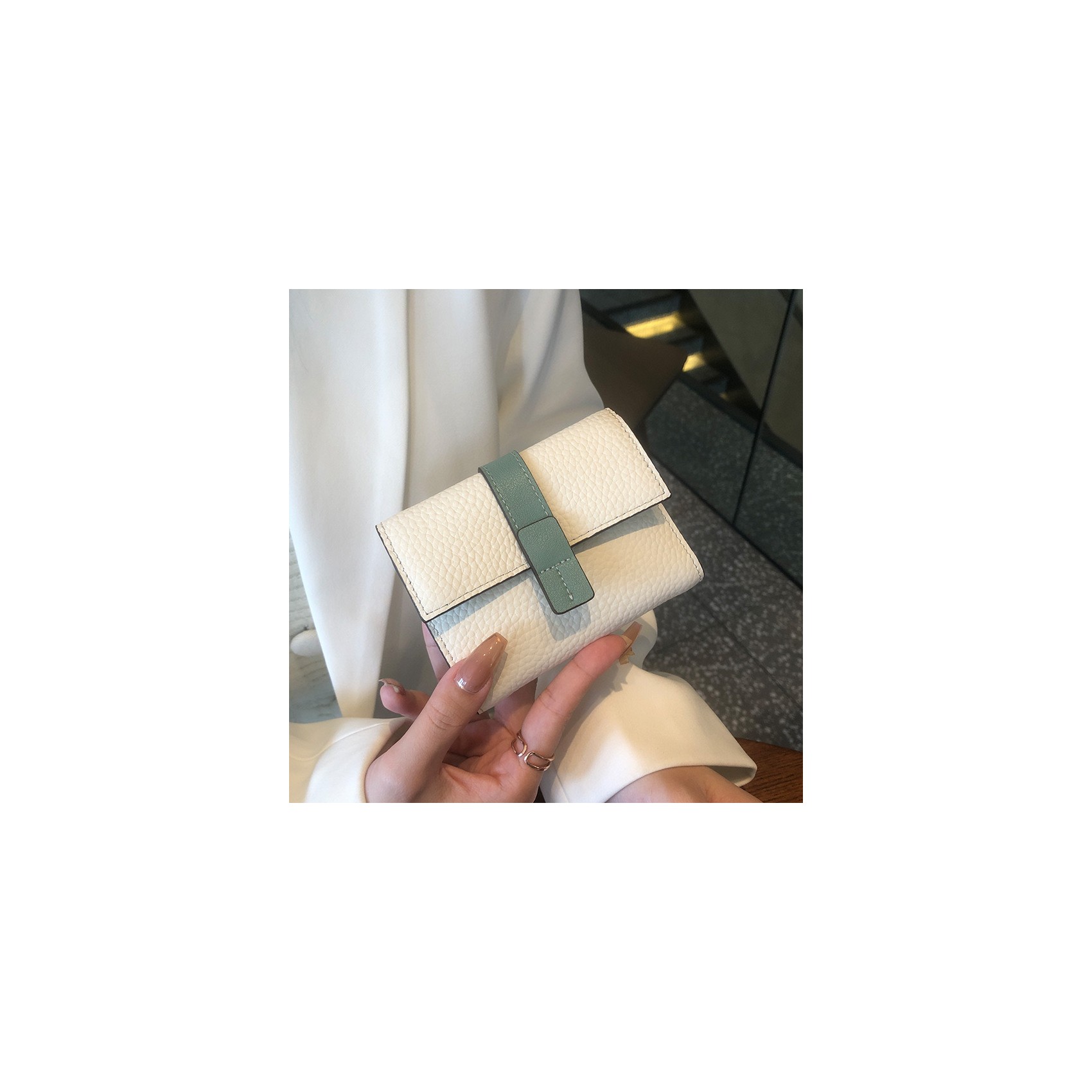 Жіночий шкіряний гаманець Rachel білий