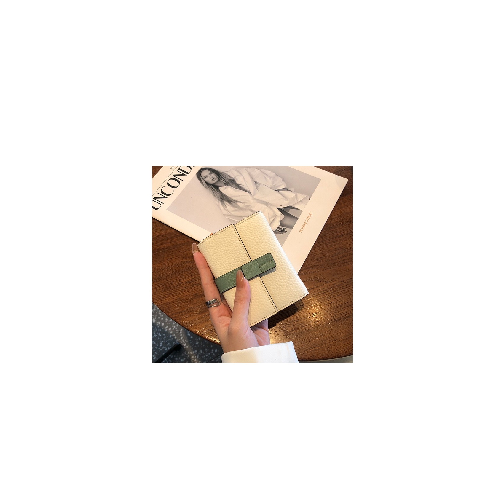 Жіночий шкіряний гаманець Rachel білий